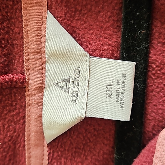 Ascend fleece hooded Henley - Picture 3 of 5